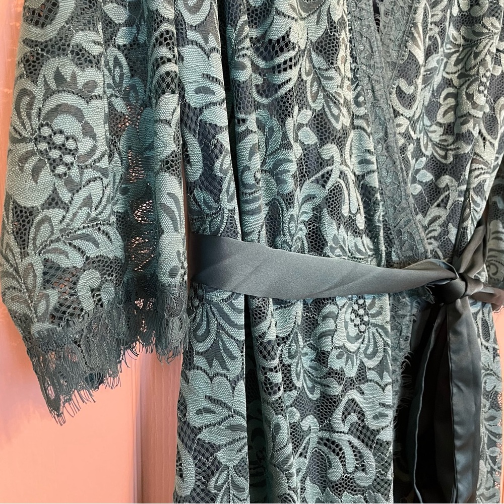 Green/Teal Lace Wrap Dress - Picture 4 of 9